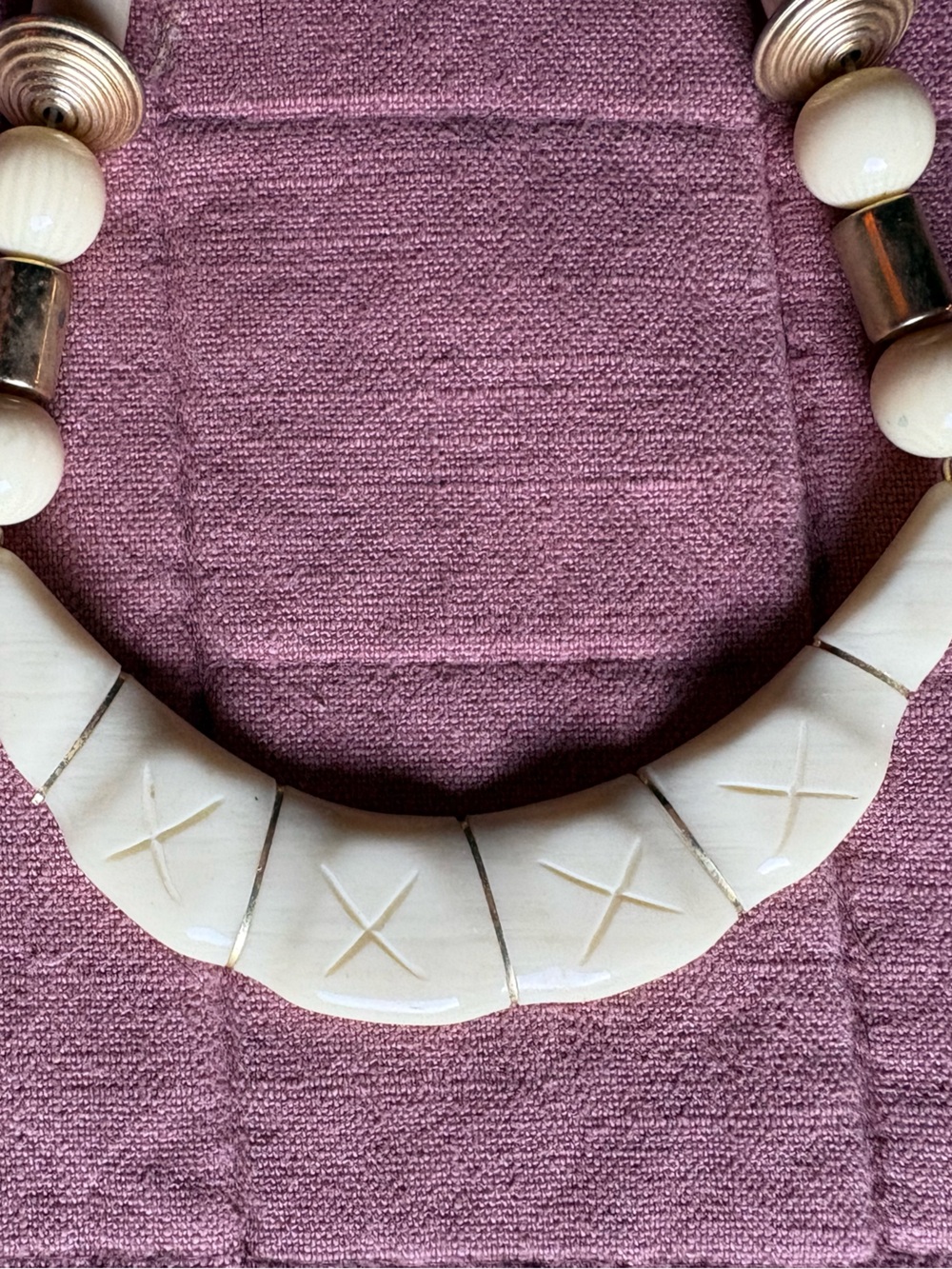 Vintage White and Gold beaded Necklace- Statement necklace - Picture 4 of 7
